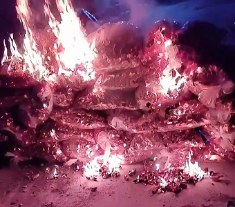 Burn Off Your Karmic Debts with Gold ingot Paper Spirit Money image2